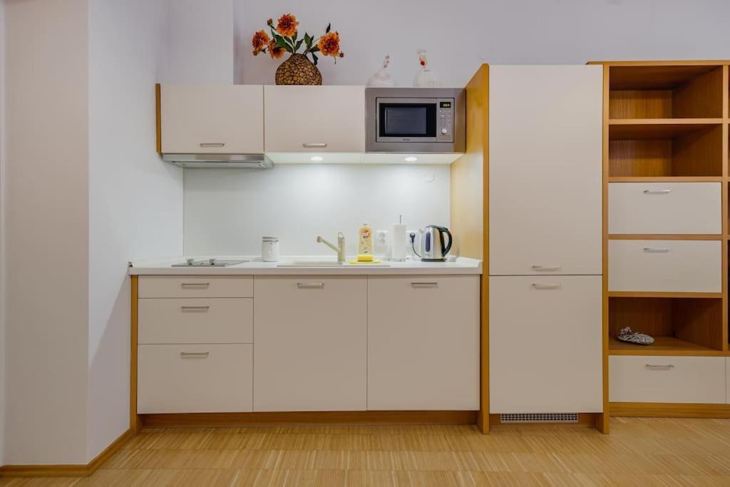 Deluxe Suite In Prime Location Прага Экстерьер фото