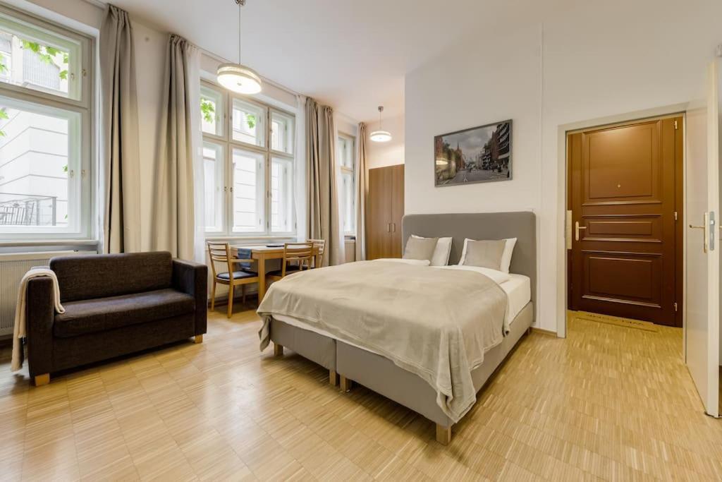 Deluxe Suite In Prime Location Прага Экстерьер фото