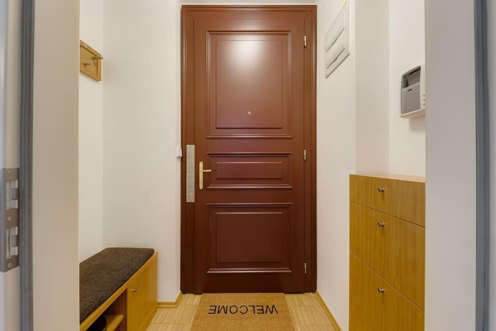 Deluxe Suite In Prime Location Прага Экстерьер фото