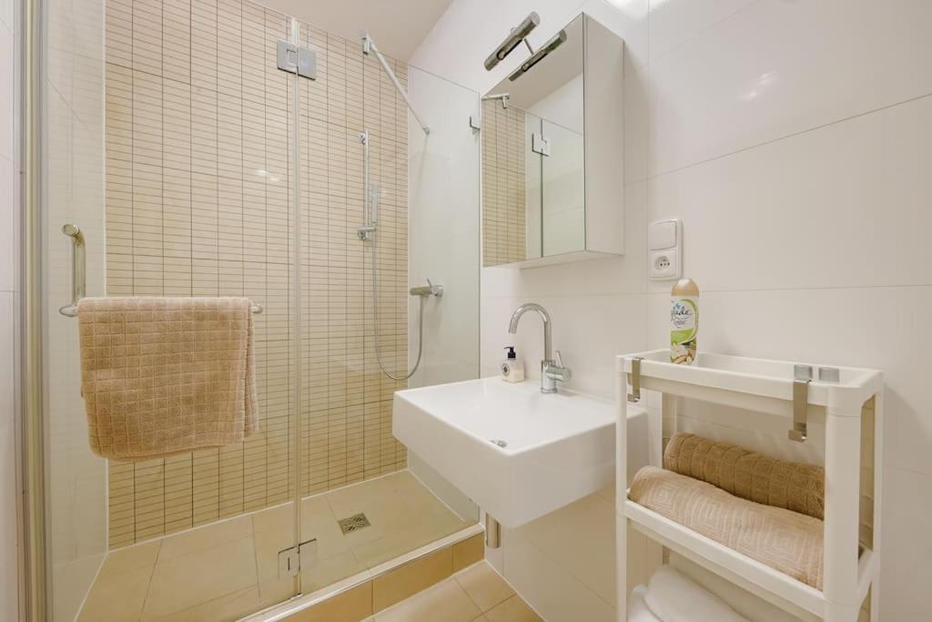 Deluxe Suite In Prime Location Прага Экстерьер фото