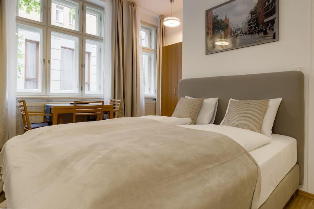 Deluxe Suite In Prime Location Прага Экстерьер фото