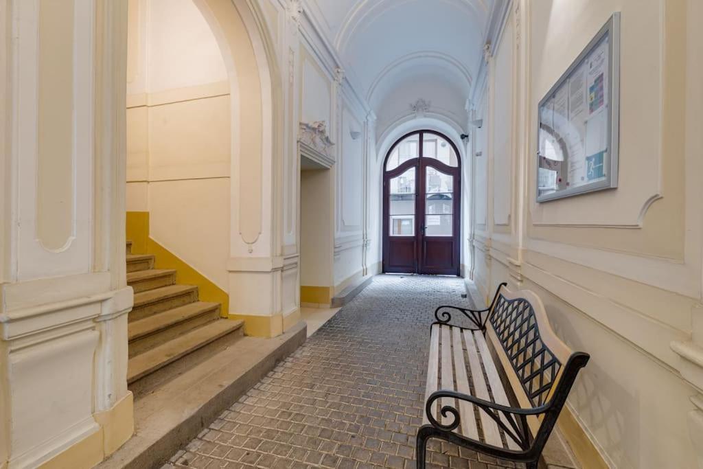 Deluxe Suite In Prime Location Прага Экстерьер фото