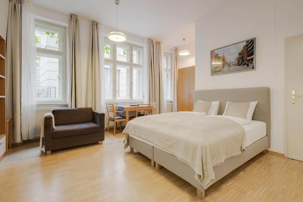 Deluxe Suite In Prime Location Прага Экстерьер фото